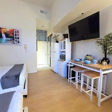 Spacious Studio With Two Queen Beds Near Beverlywood 5 Minutes To Rodeo Drive Los Angeles Exterior photo